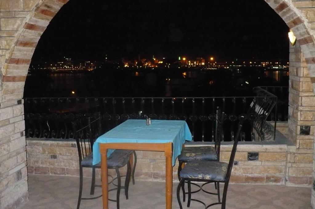 Balkón nebo terasa v ubytování Ramsess Hostel