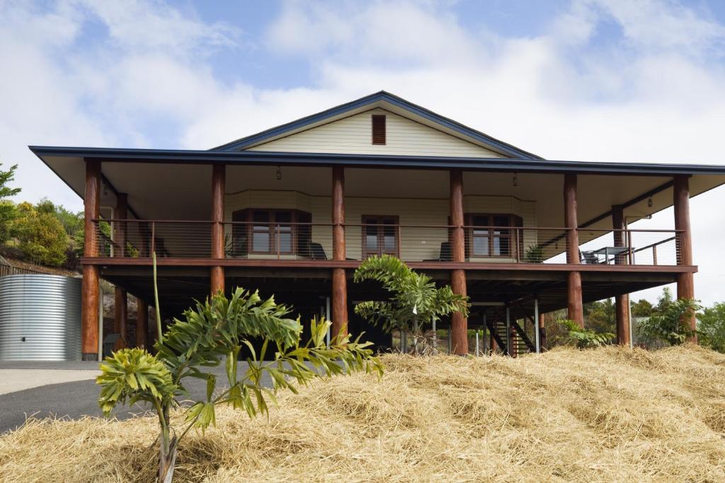 a house sitting on top of a pile of hay at The Summit Bed & Breakfast in Atherton