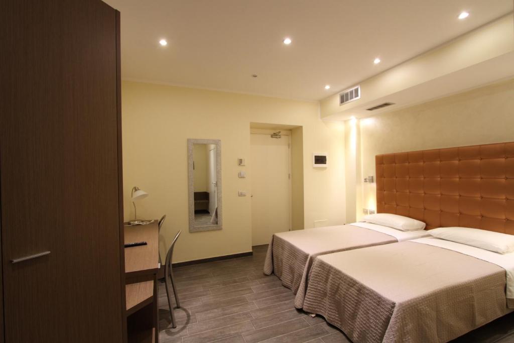 Hotel La Madonnina - Resim 39