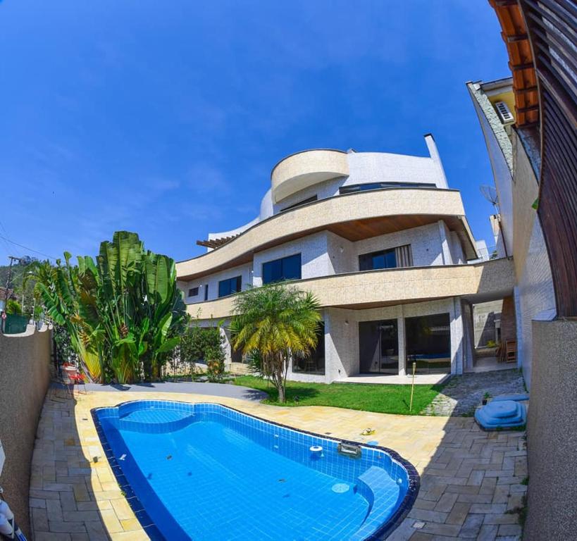 Casa Mansão em Cabeçudas