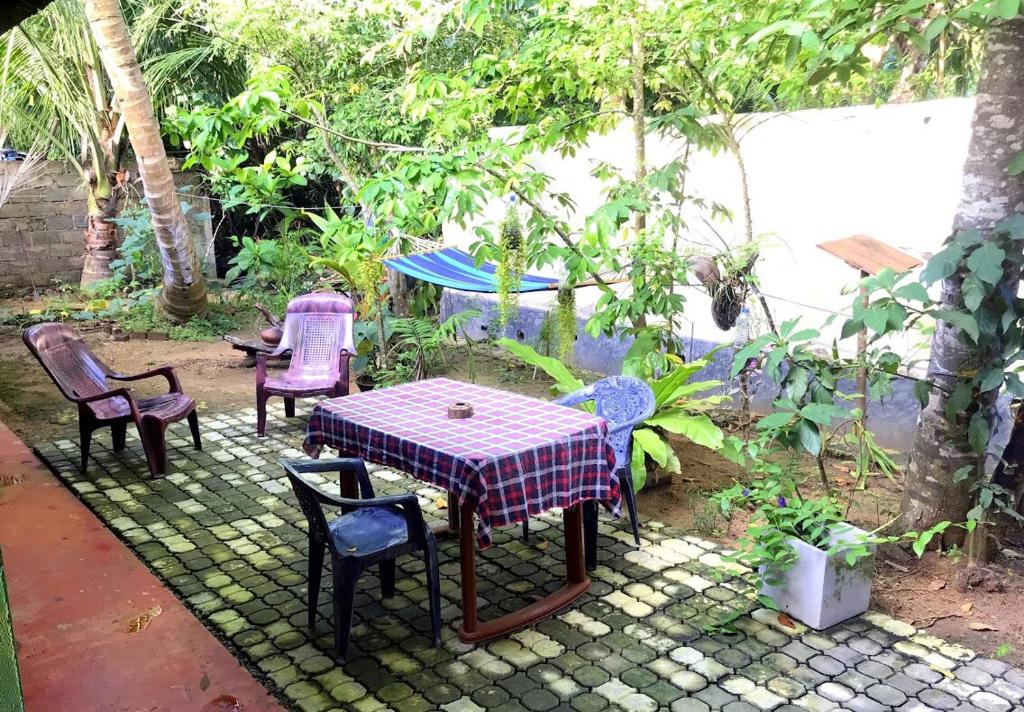 Zahrada ubytování Monara Backpacker Inn Unawatuna