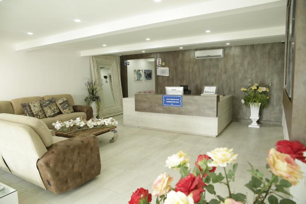 Posezení v ubytování HOTEL HABANA REAL