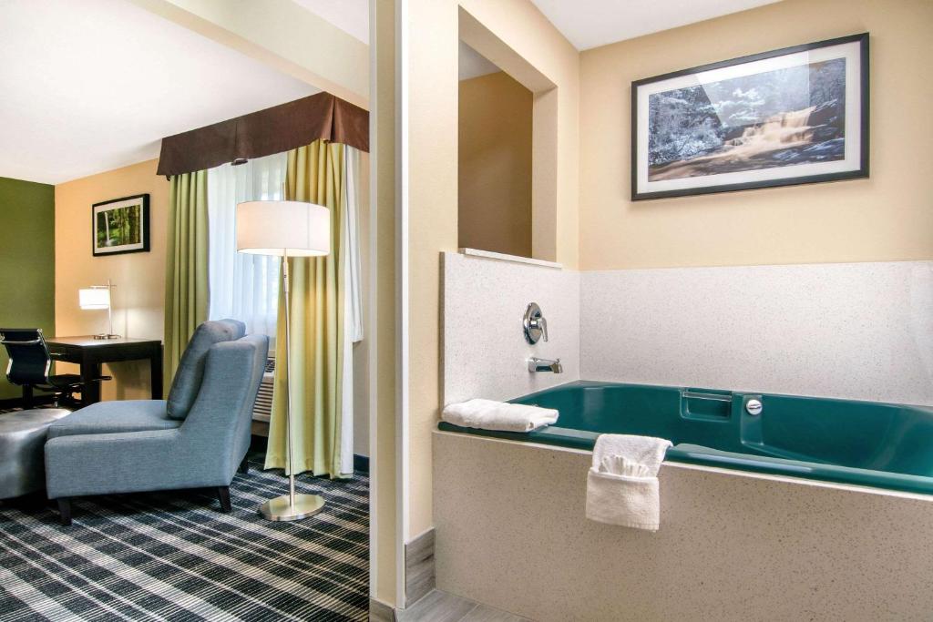Quality Inn & Suites Albany Corvallis photo