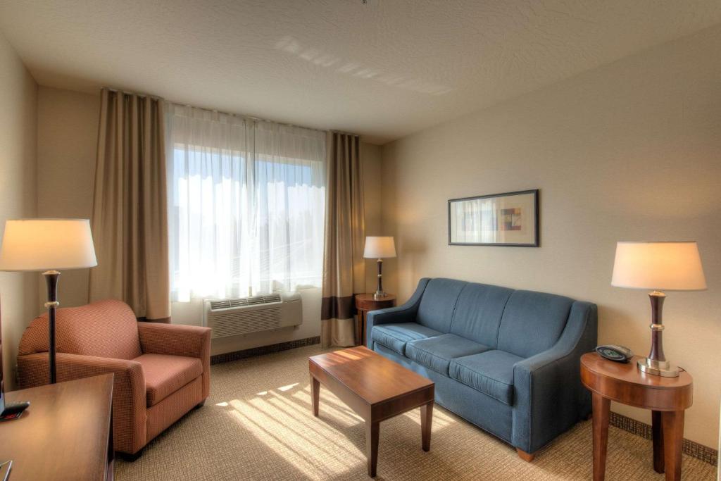 Posezení v ubytování Comfort Suites Springfield-Eugene