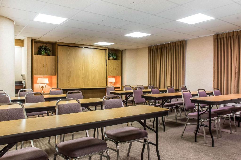 Sleep Inn & Suites of Lancaster County photo