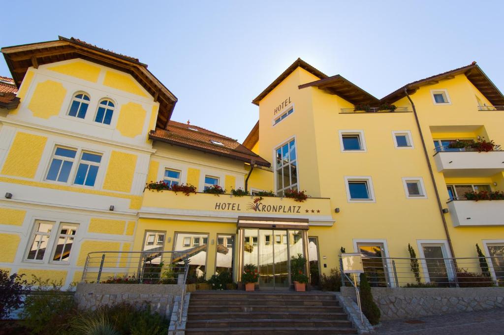 Budynek, w którym mieści się hotel
