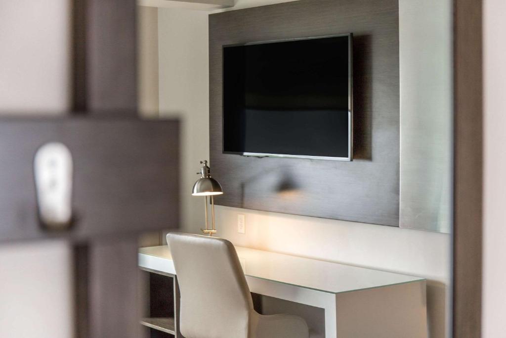 Wyndham Newport Hotel - King Room - Non Fumatori