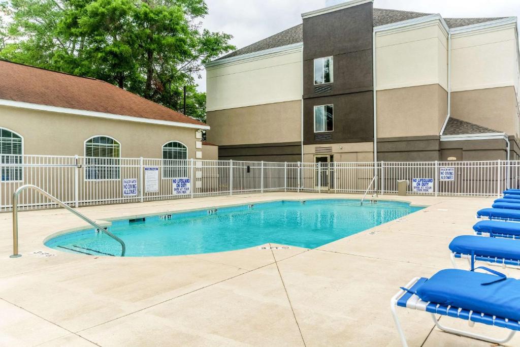 Bassein majutusasutuses Comfort Inn N Myrtle Beach Barefoot Landing või selle lähedal