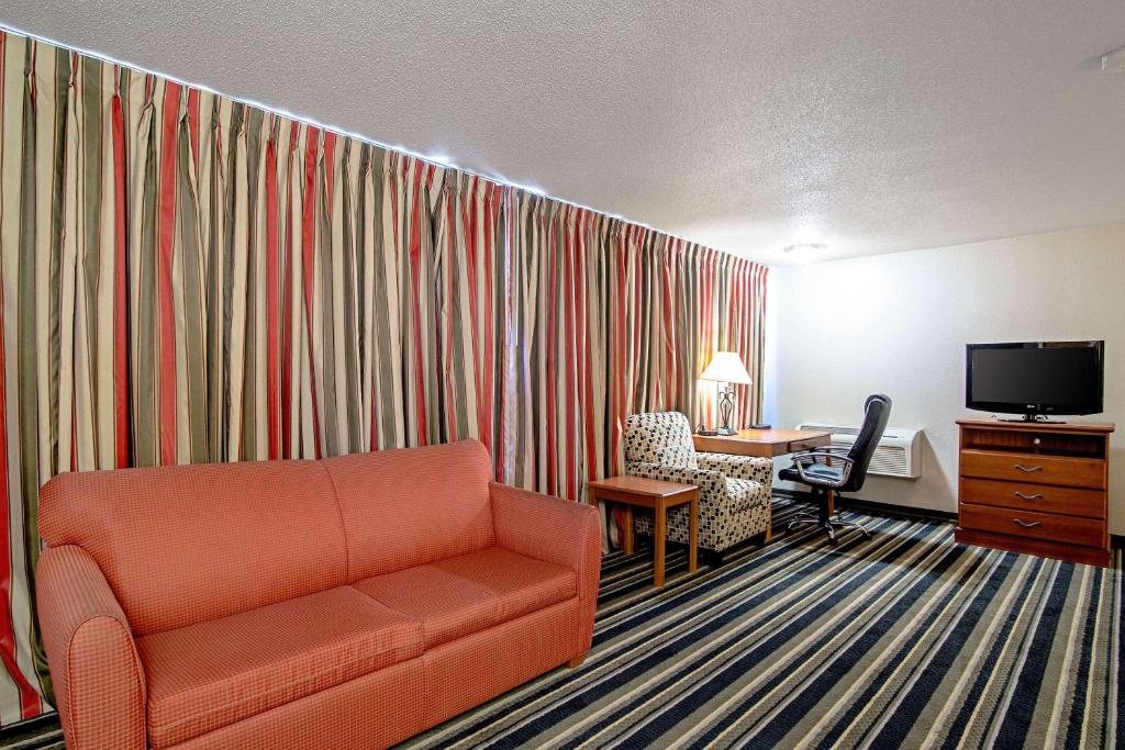 Quality Inn Huron - Habitación Con Cama Grande - No Fumadores
