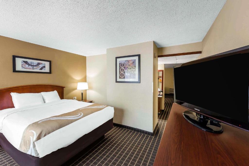 Quality Inn & Suites Sevierville - Pigeon Forge - 