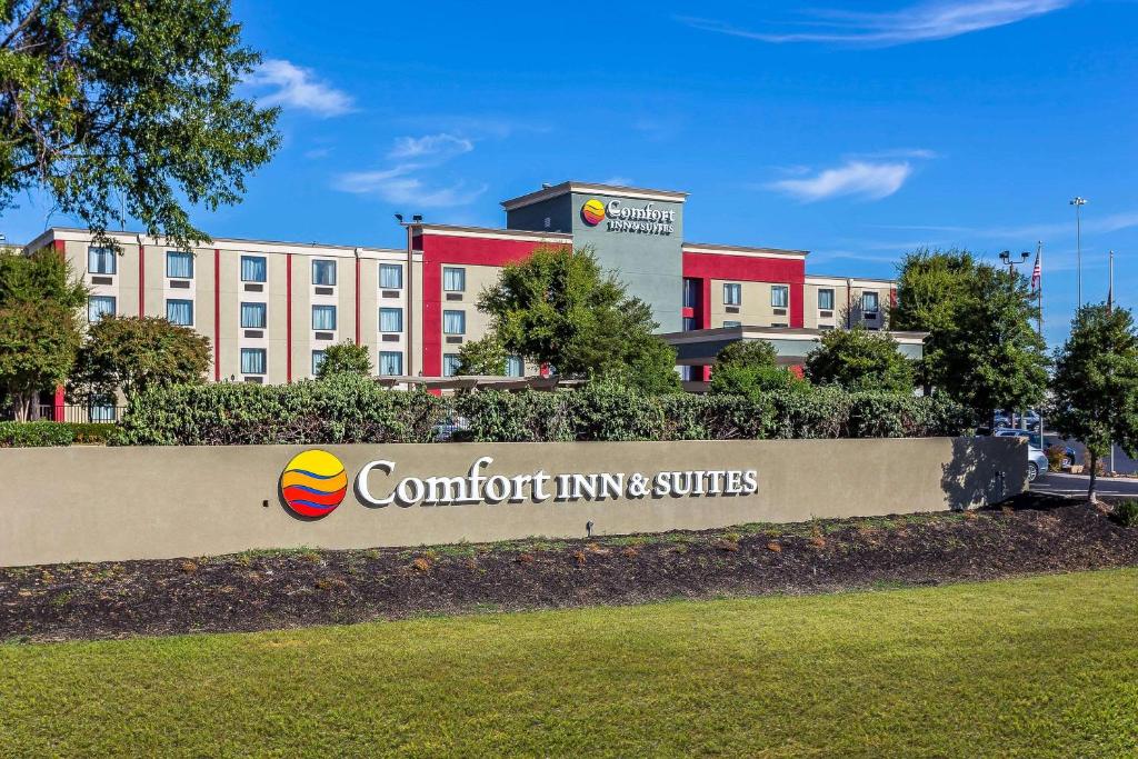 a sign in front of a building at Comfort Inn & Suites Knoxville West in Knoxville