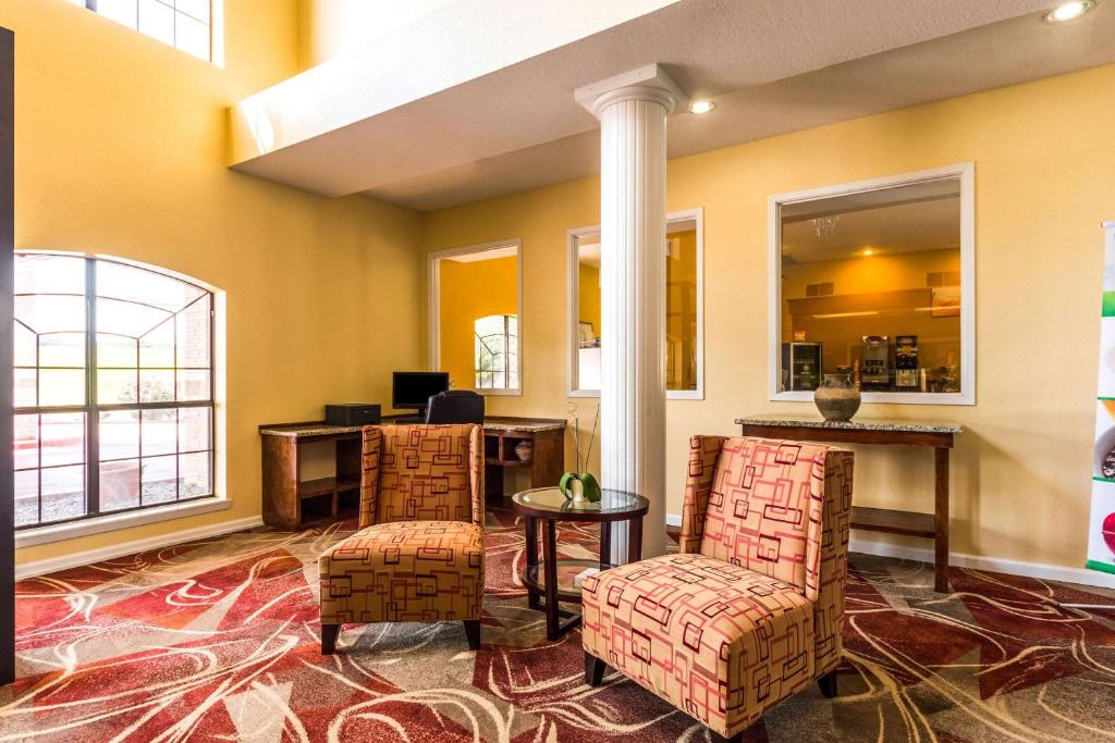 Quality Inn University near Downtown photo