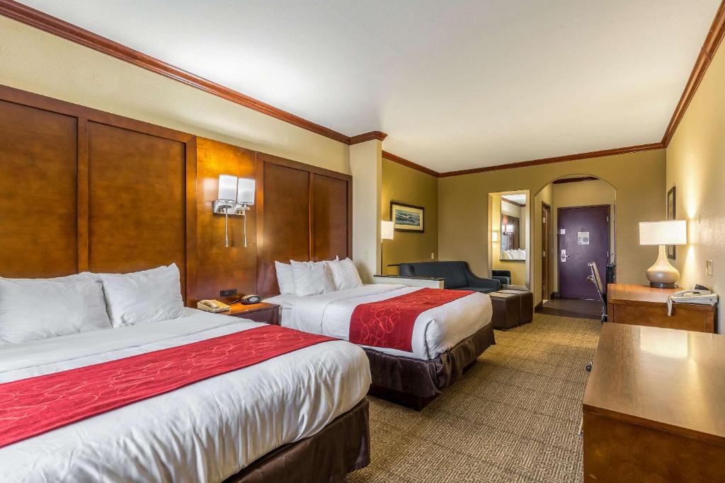 Comfort Suites Galveston Cruise Port Area - Beachside photo