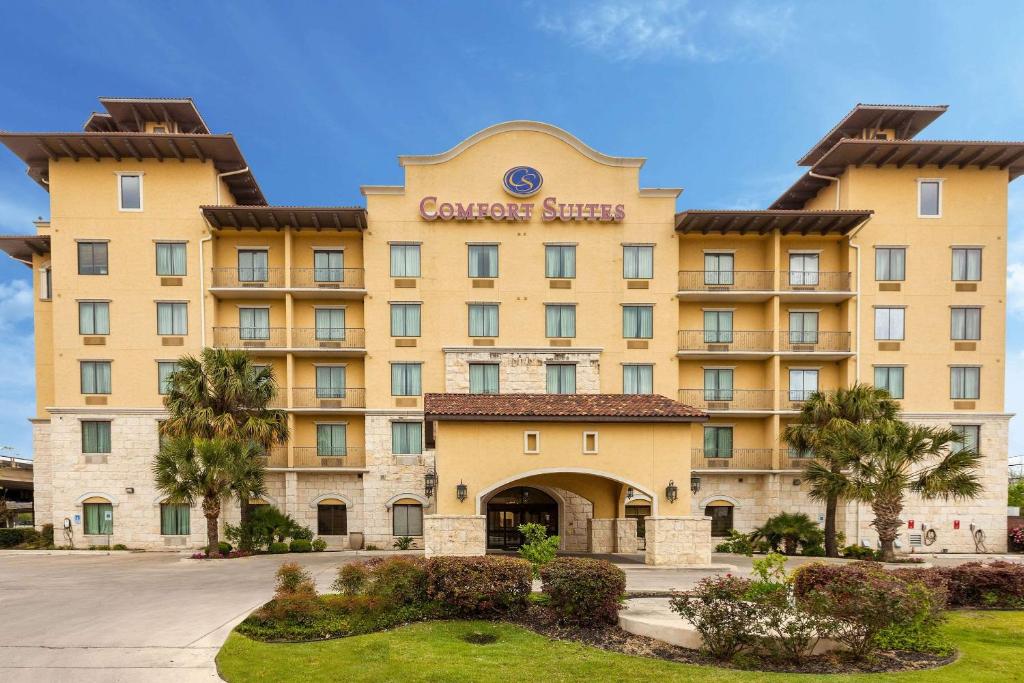 a rendering of the cavalier suites hotel at Comfort Suites Alamo Riverwalk in San Antonio