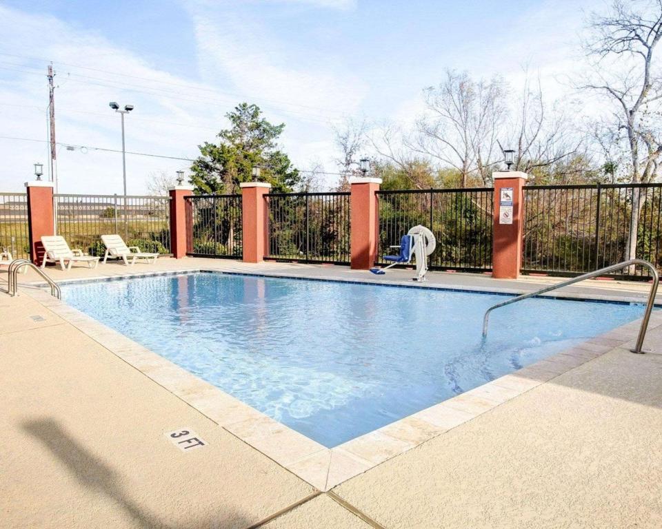 Quality Inn & Suites Bryan-College Station photo