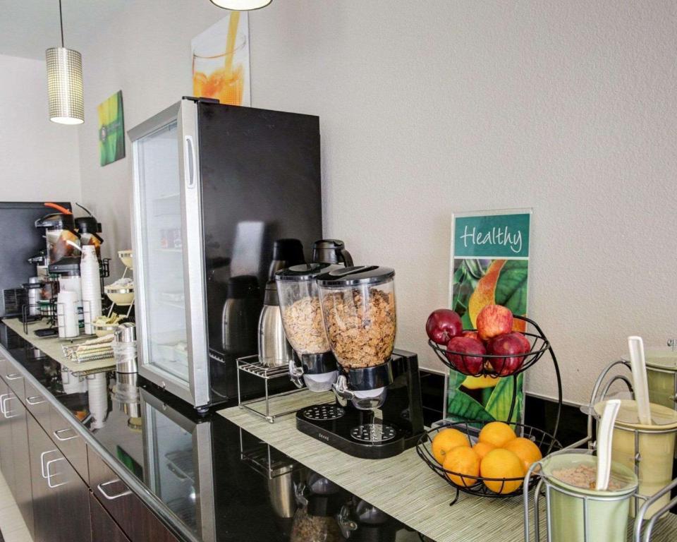Quality Inn & Suites Bryan-College Station photo