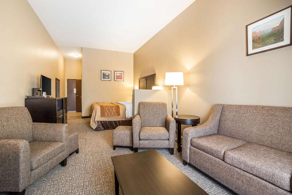 Comfort Inn & Suites Vernal - National Monument Area - Suite Met Queensize Bed - Niet-Rokers