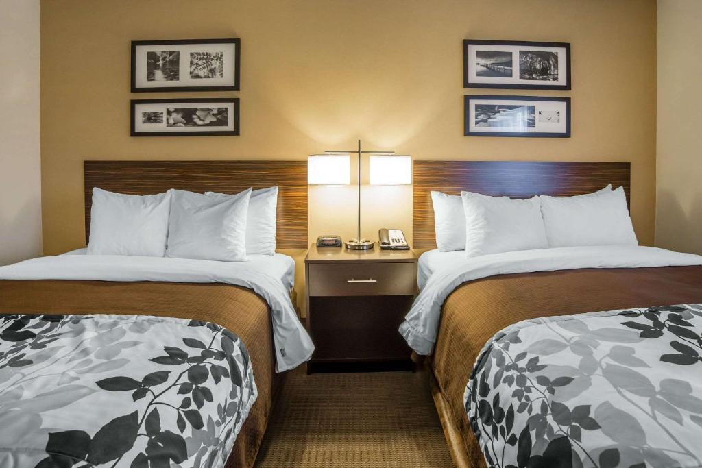 Postel nebo postele na pokoji v ubytování Sleep Inn Provo near University