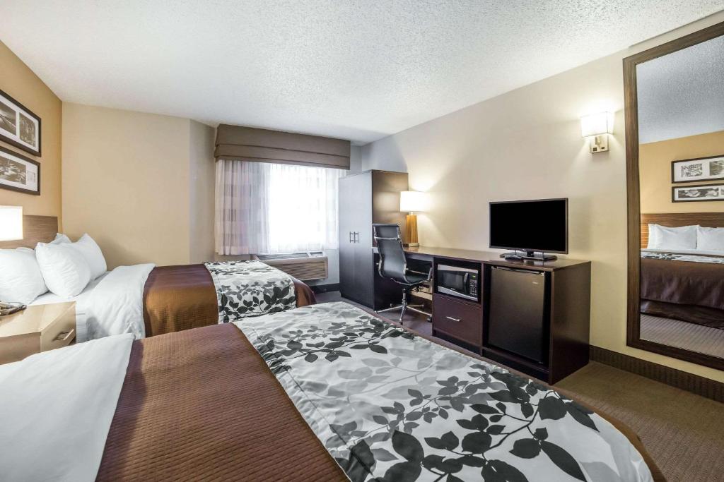 Postel nebo postele na pokoji v ubytování Sleep Inn Provo near University