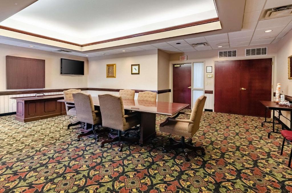 Quality Inn & Suites Abingdon photo