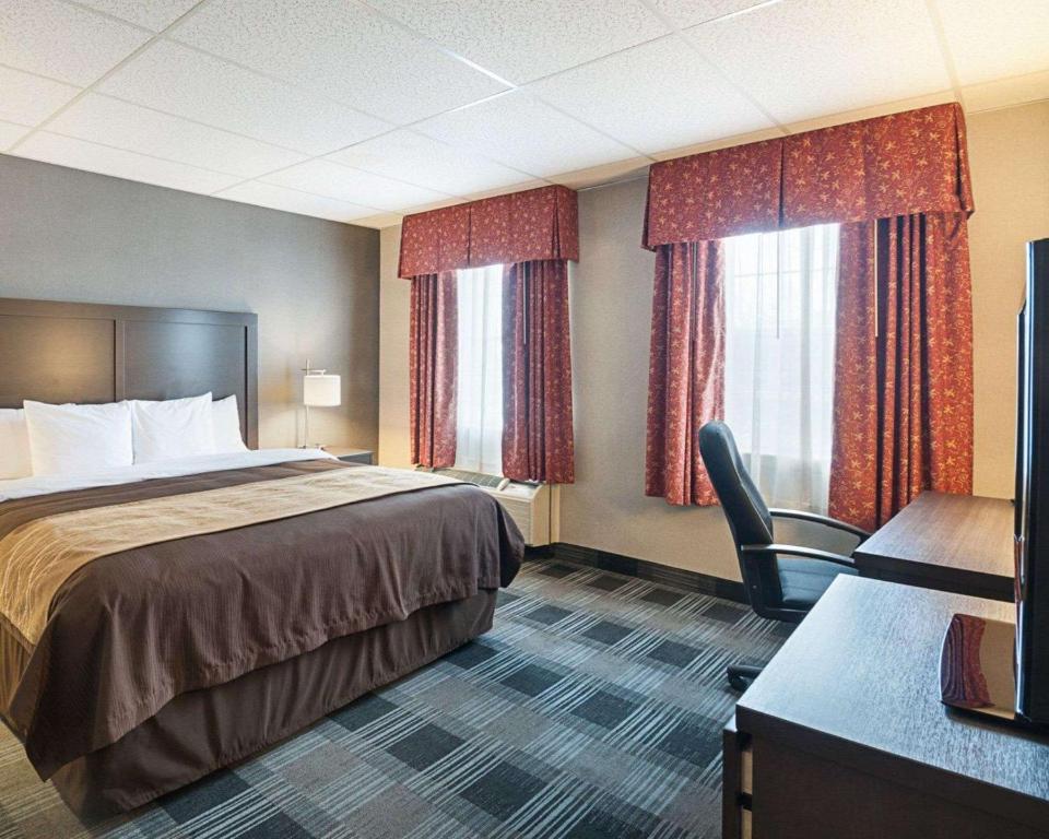 Postel nebo postele na pokoji v ubytování Comfort Inn Ballston