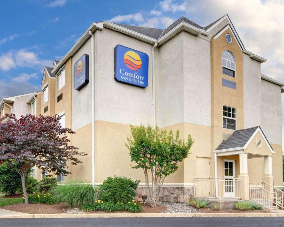 Comfort Inn & Suites Airport Dulles-Gateway, Sterling – Updated