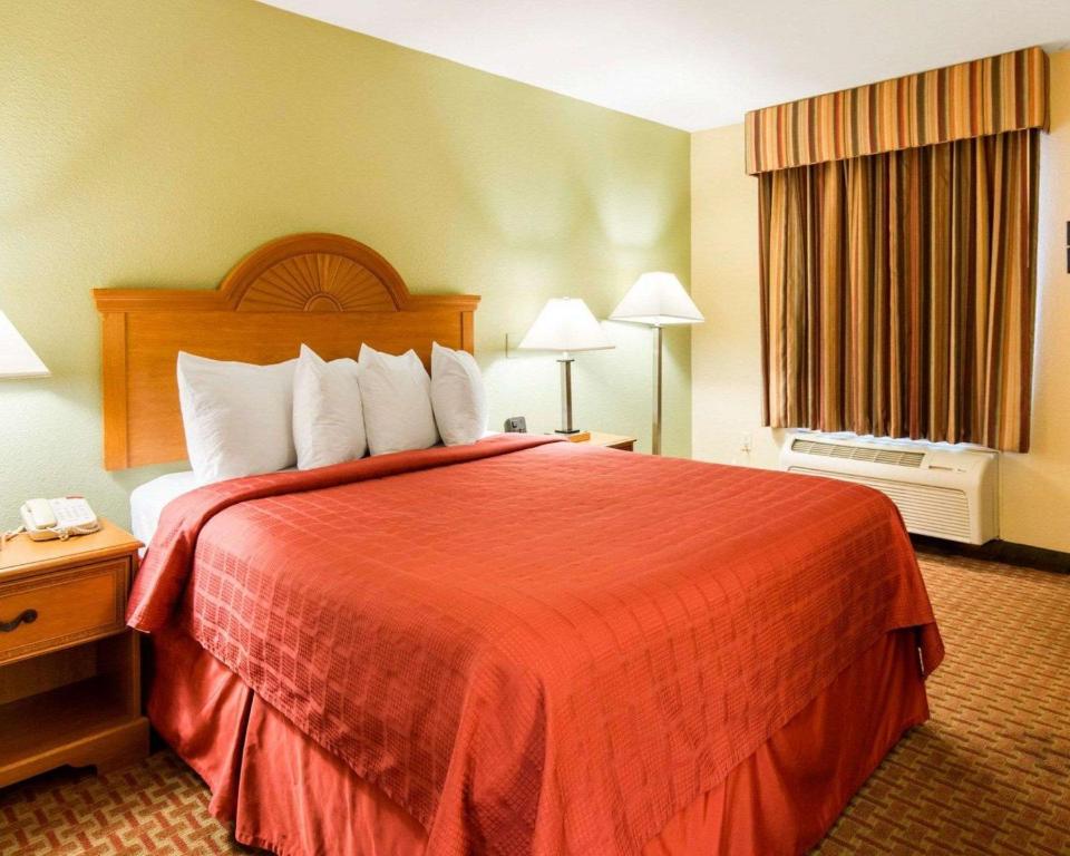 Quality Inn South Hill I-85 - Queen Room - Fumar