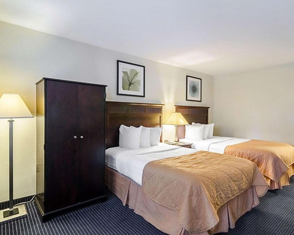 Rodeway Inn & Suites Williamsburg Central - Double Room With Two Double Beds