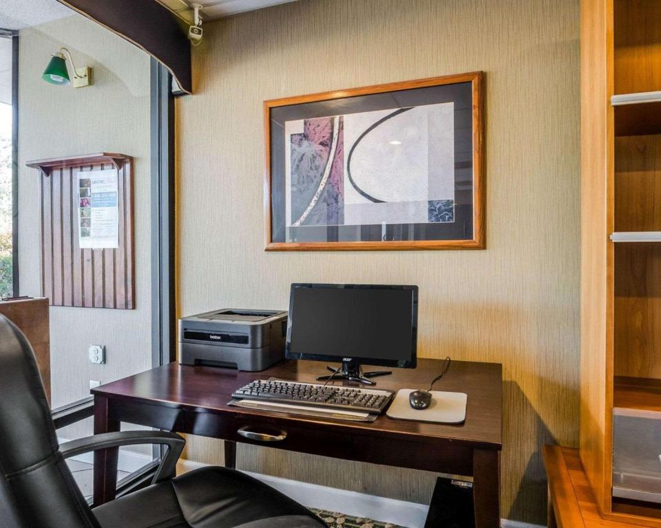 Quality Inn Troutville - Roanoke North photo