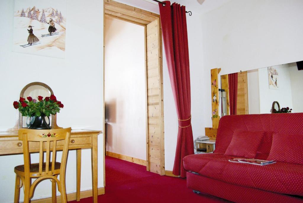 Posezení v ubytování Hôtel Le Grand-Bec