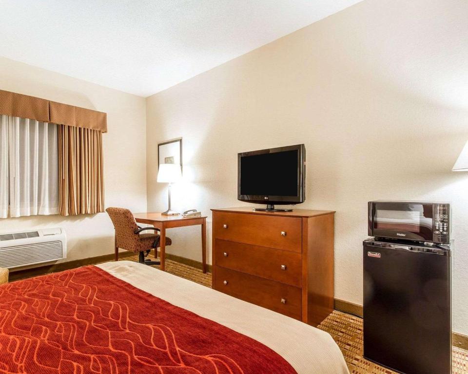 Quality Inn & Suites Eau Claire University Area - Quarto Queen - Acessível/Não Fumador