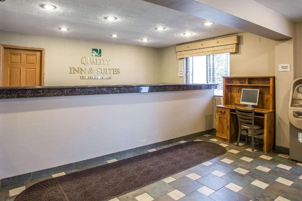 Quality Inn & Suites Marinette