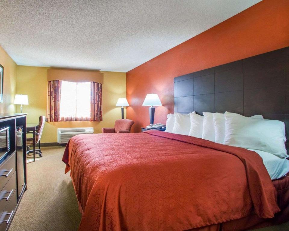 Quality Inn & Suites Kimberly - Appleton East - Kamer Met Kingsize Bed - Niet-Rokers