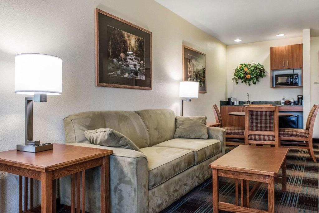 Comfort Inn & Suites Sheridan photo