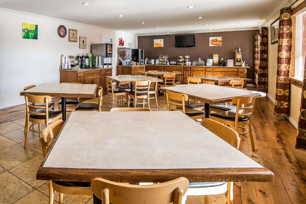 Restaurace v ubytování Quality Inn Evanston near Wyoming Downs
