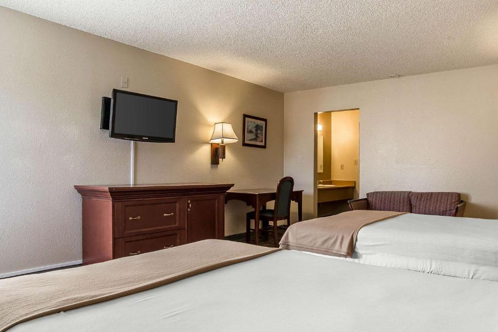 Rodeway Inn Cheyenne I-80 East - Queen Room Met Twee Queensize Bedden - Niet -roken