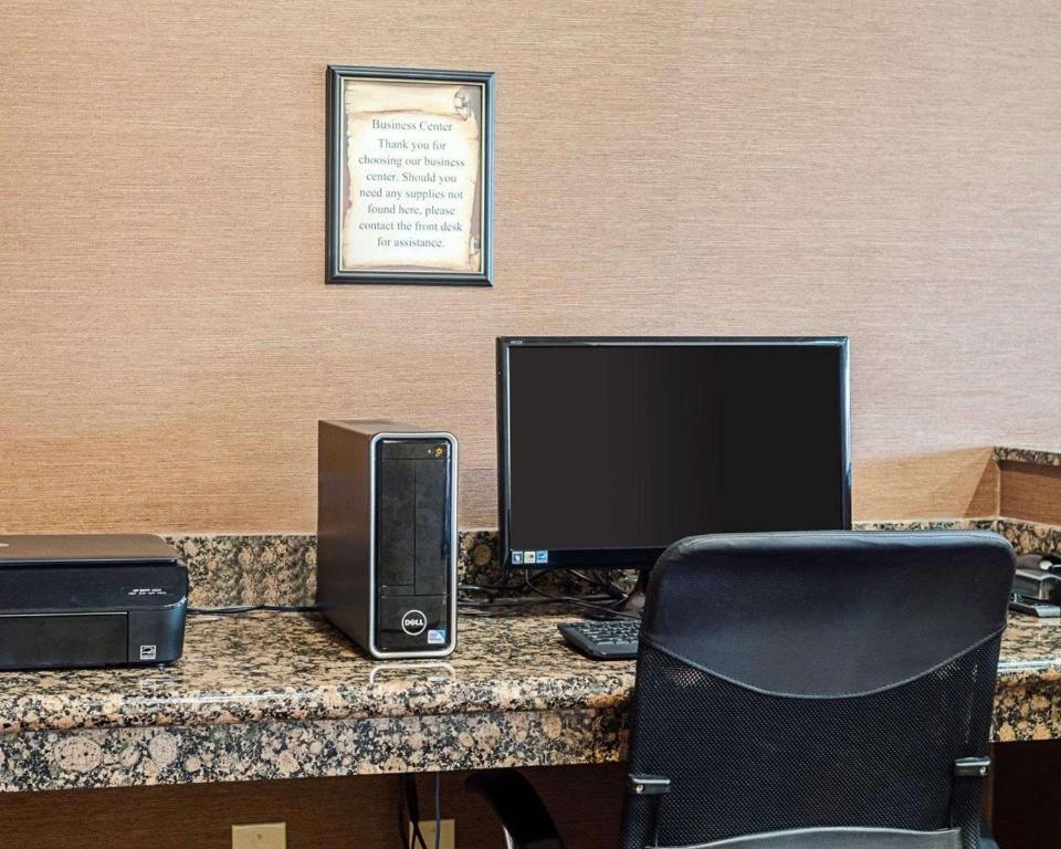Comfort Inn & Suites Lawrence - University Area photo