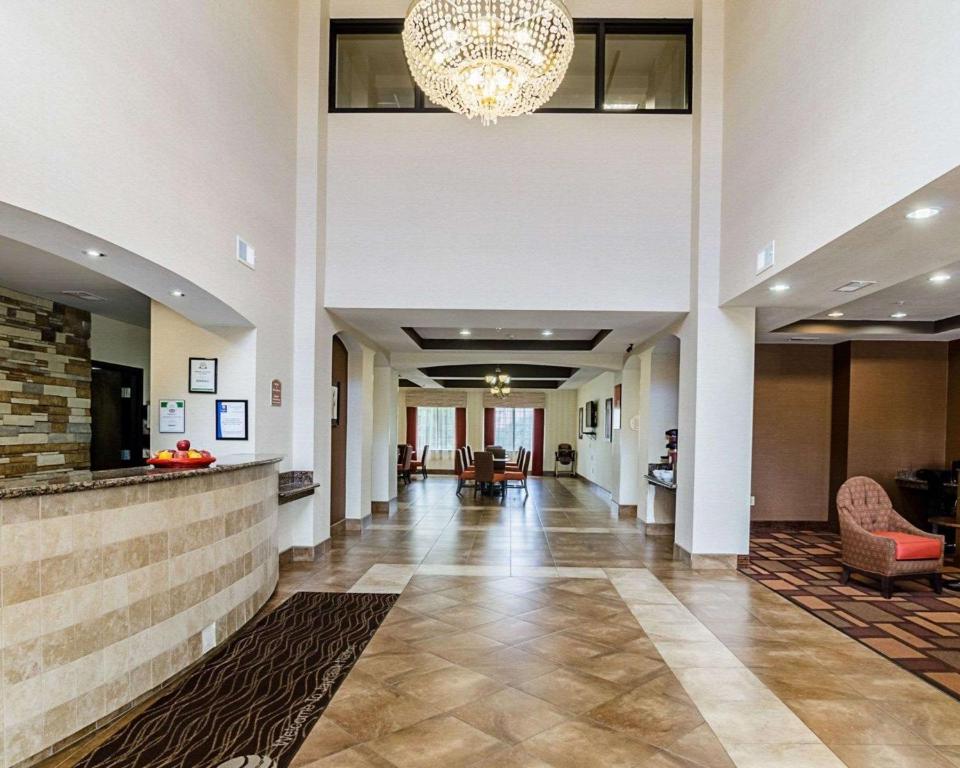 Comfort Inn & Suites Lawrence - University Area photo