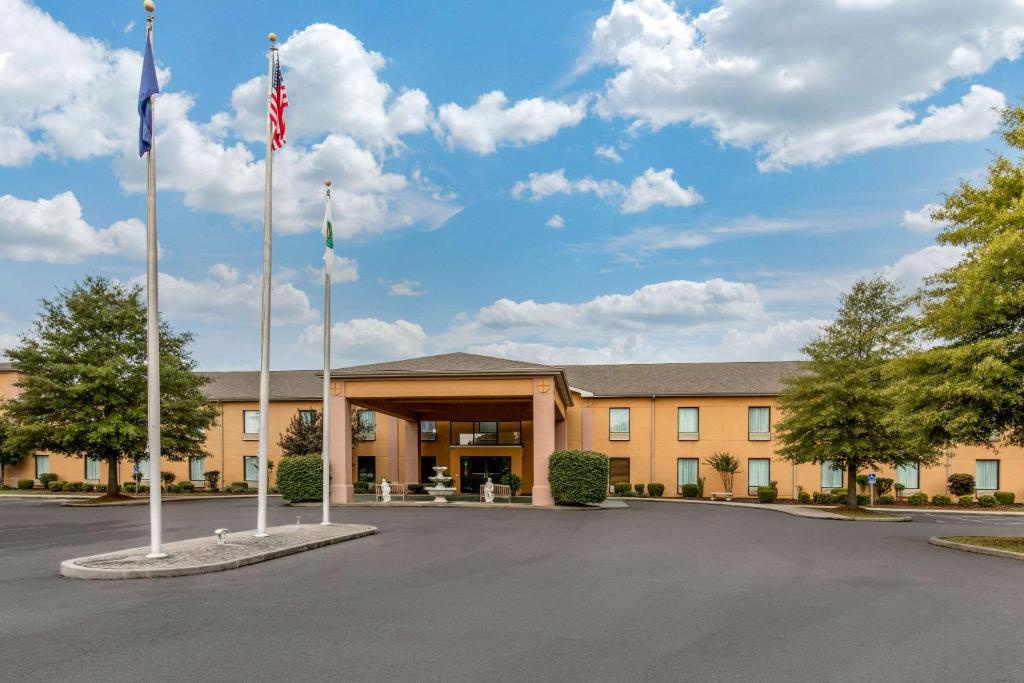 Quality Inn & Suites Benton Draffenville, Draffenville (updated