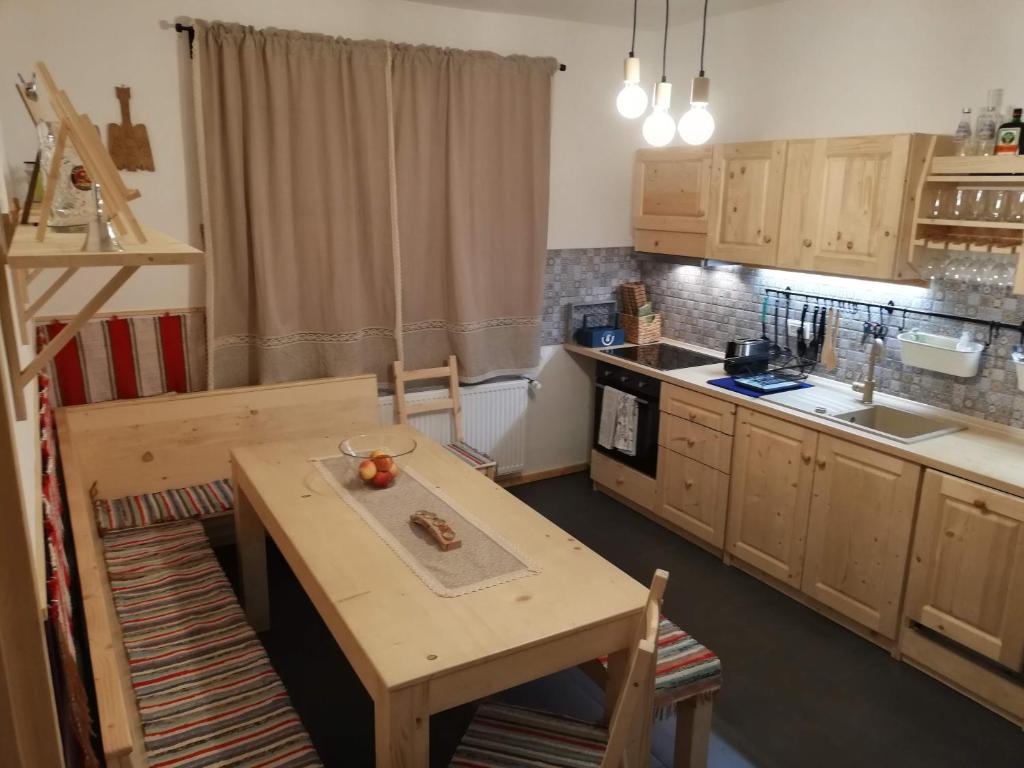 Kuchyň nebo kuchyňský kout v ubytování Zozo Hostel
