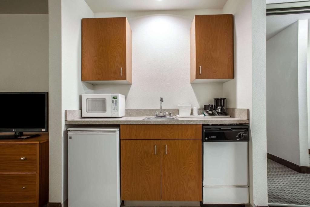 Quality Inn & Suites Federal Way - Seattle - Camera King Con Divano Letto - Non Fumatori