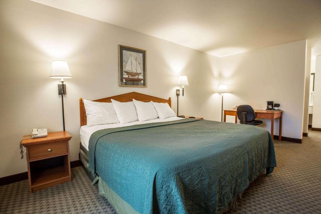 Quality Inn & Suites Federal Way - Seattle - Habitación Con Cama Extragrande - No Fumadores