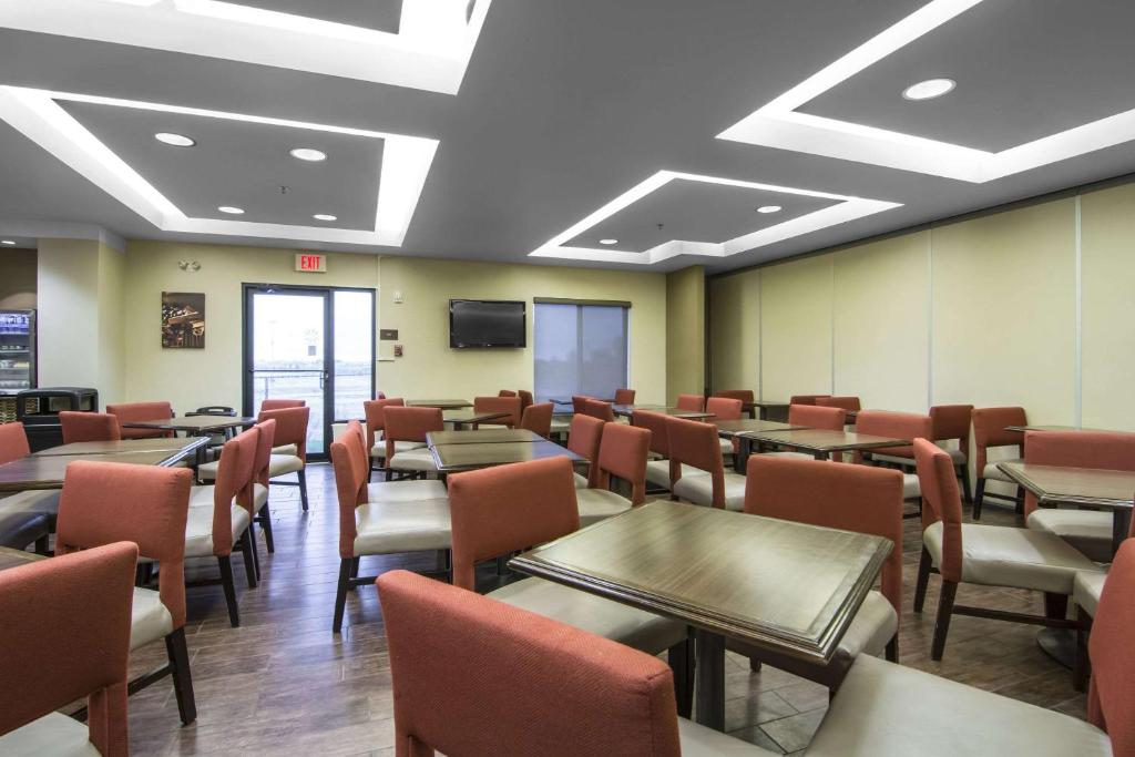 Comfort Suites - Resim 32