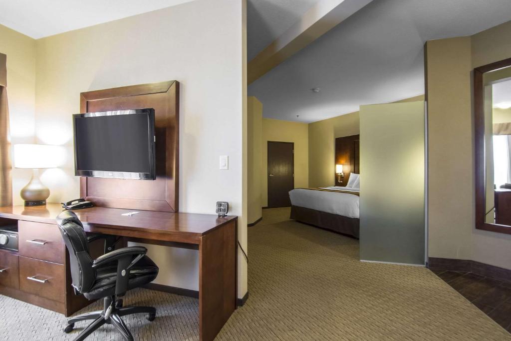 Comfort Suites - Resim 17
