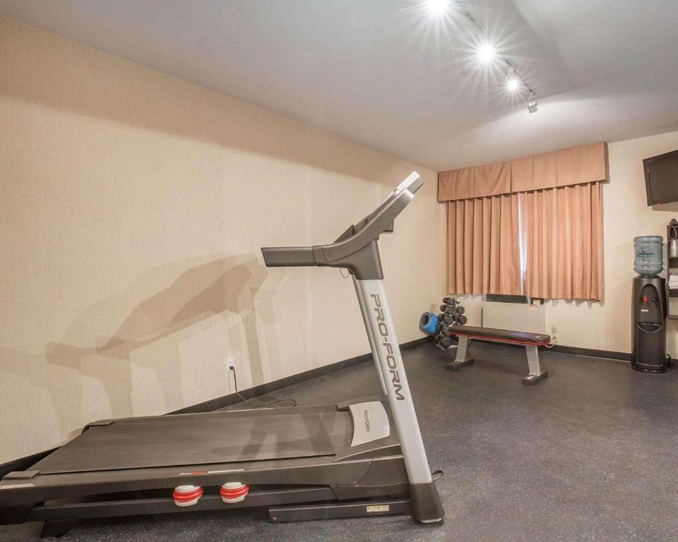 Majoituspaikan Econo Lodge kuntosali tai liikuntatilat