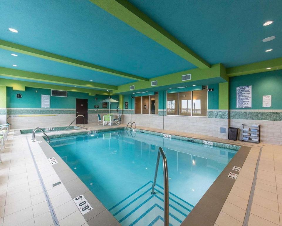 Comfort Inn & Suites Airport North - Resim 10