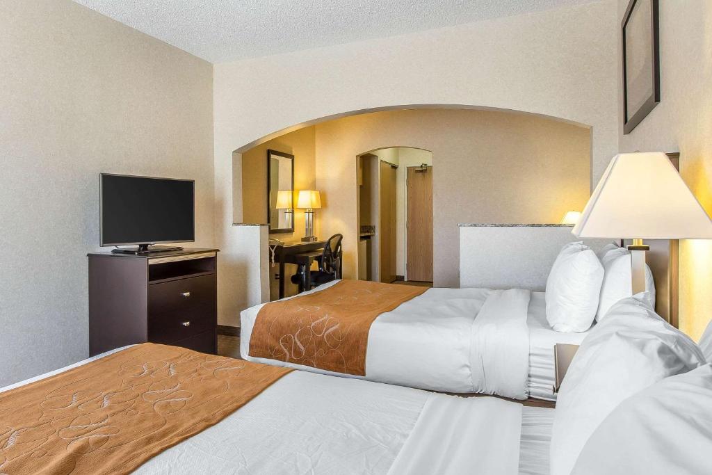 Comfort Suites Summit County photo