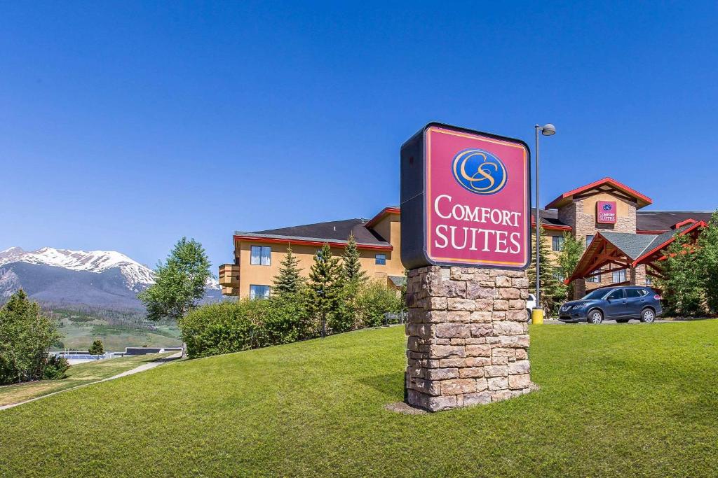 Comfort Suites Summit County photo