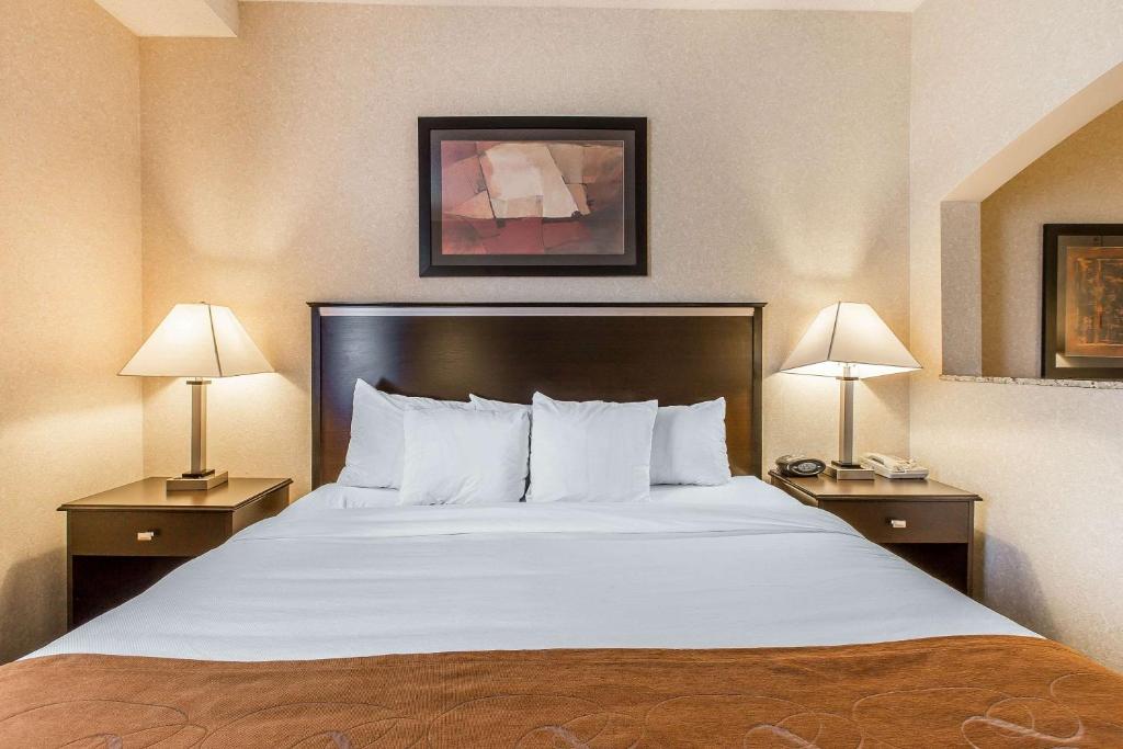 Comfort Suites Summit County photo