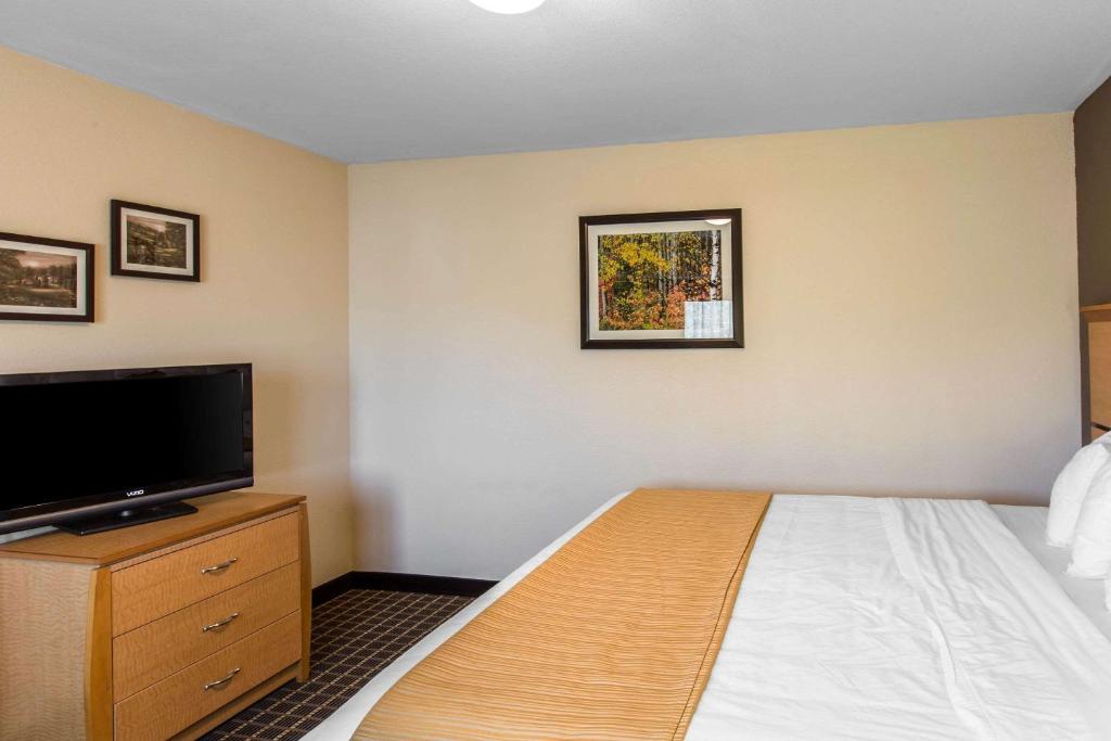 Quality Inn and Suites Silverthorne - Copper Mountain photo
